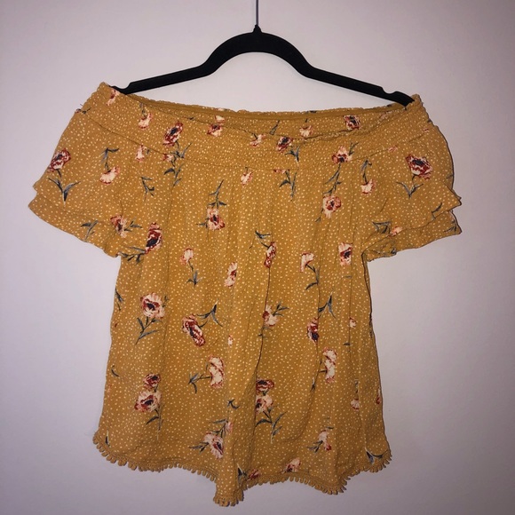 ✨3/$25 ✨ Mustard Colored Floral Off Shoulder Top - Picture 2 of 3